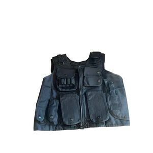 Tactical vest size large with adjustable sides